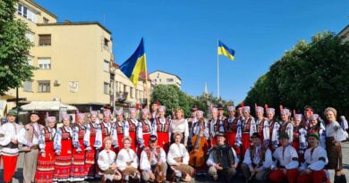 Закарпатський народний хор з концертом у  підтримку 128 бригади виступив з концертом у Мукачеві