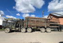 На Тячівщині поліцейські вилучили вантажівку з нелегальною деревиною