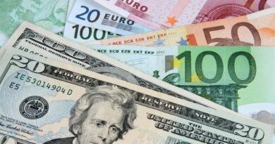 Скільки коштуватимуть долар, євро і злотий 24 квітня