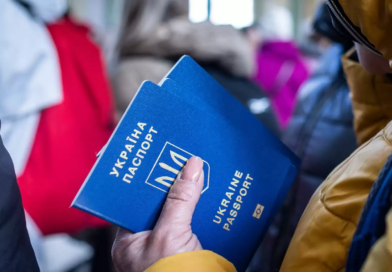 Чому чоловіки 18-60 років не зможуть отримати паспорти за кордоном – роз’яснення МЗС