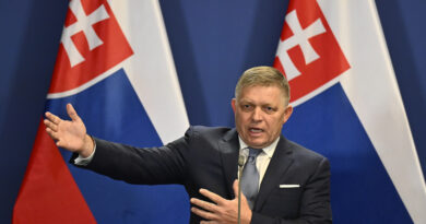 Стан Фіцо дуже важкий: всі деталі замаху на прем’єр-міністра Словаччини